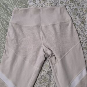Alo Yoga Cream Leggings